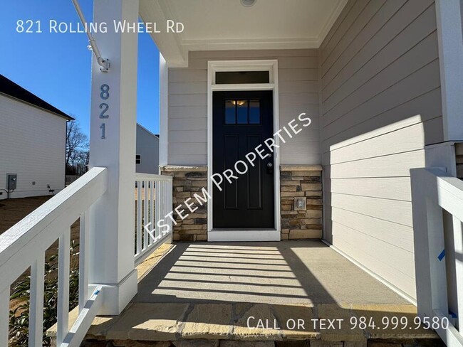 Foto del edificio - 821 Rolling Wheel Rd