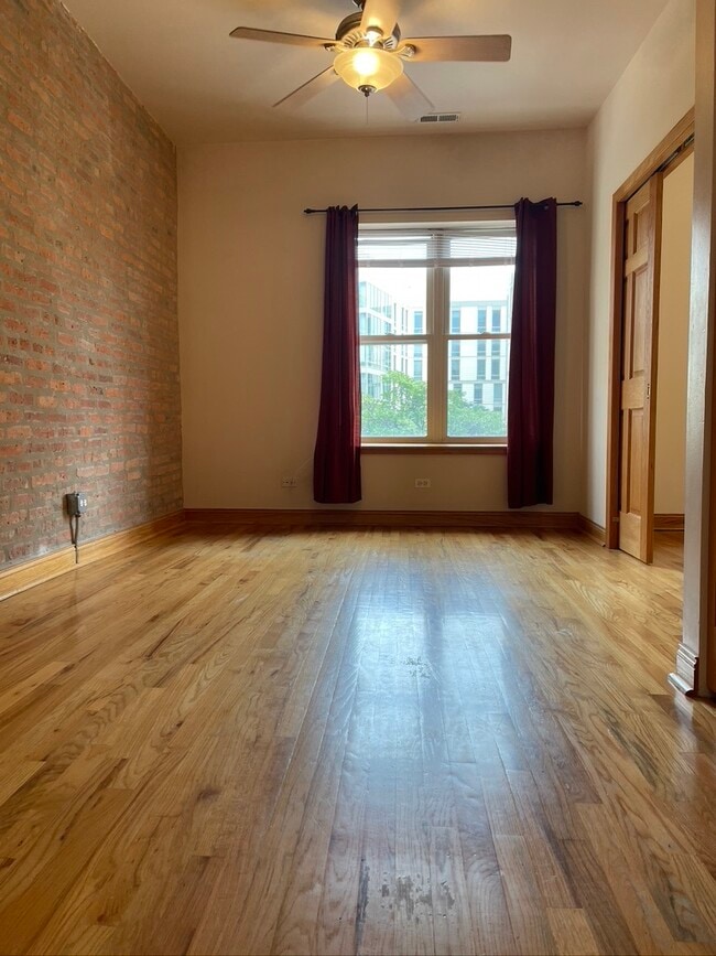 Building Photo - 1151 E 61st St