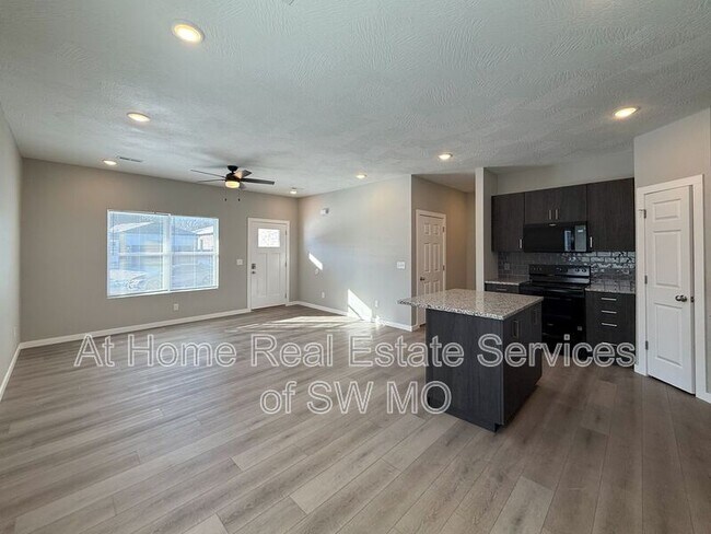 Foto del edificio - 4930 W Minota St