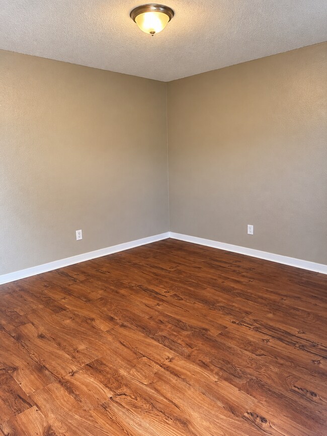 Foto del edificio - Frayser 4 Bedroom 2 Bath Move-In Ready