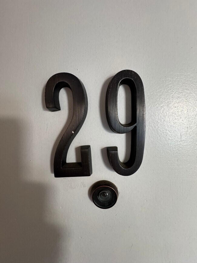 Foto del edificio - 5420 Russell Ave