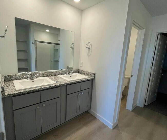 Foto del edificio - 7452 8th St