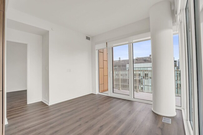 Photo du bâtiment - 88 Bathurst St