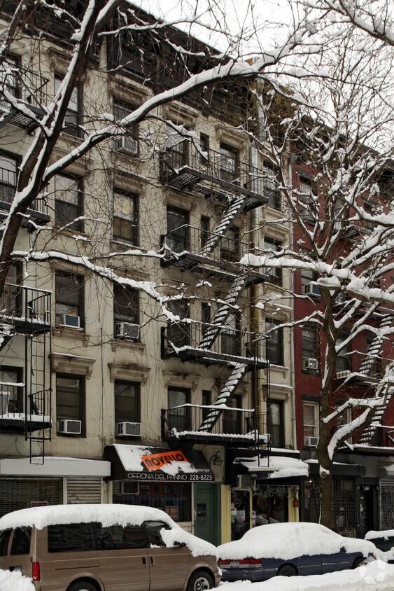 Foto del edificio - 438 E 9th St