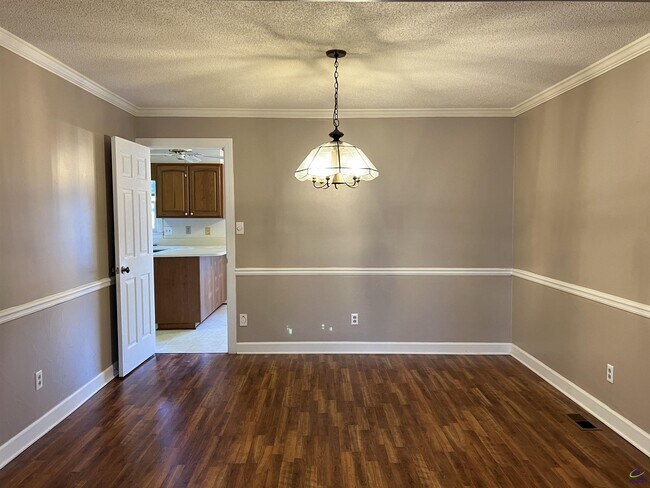 Foto del edificio - 115 Wedgewood Ct