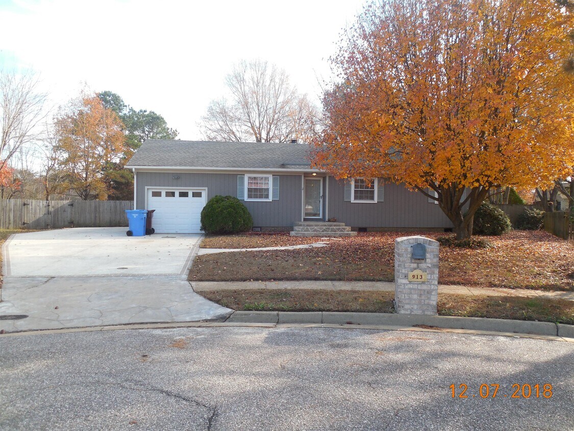 913 Pine Level Ln, Chesapeake, VA 23322 House for Rent in Chesapeake