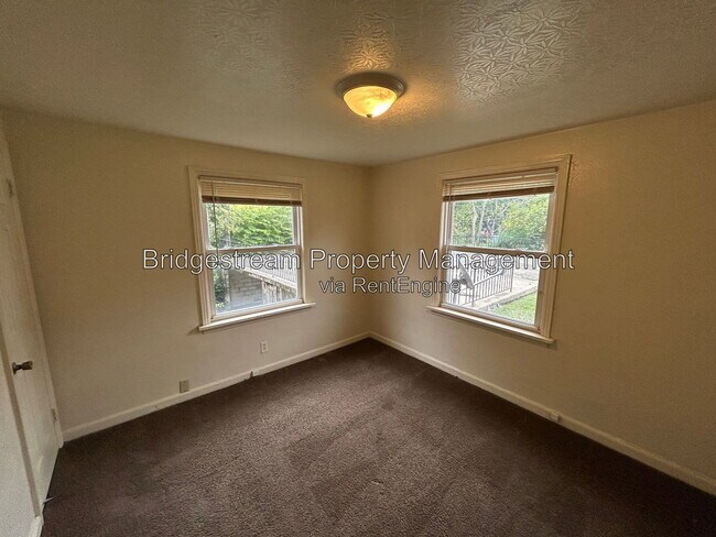 Foto del edificio - 1317 Salem Ave