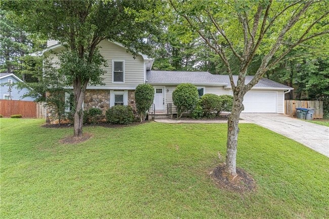 Building Photo - 495 Ansley Dr