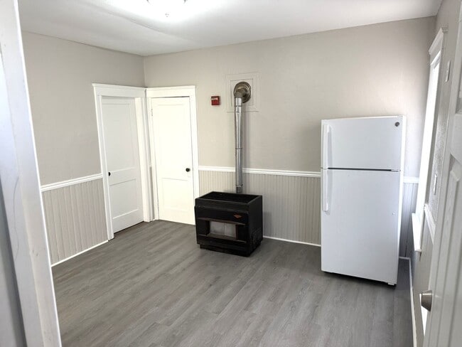 Building Photo - 28-30 Knight Street