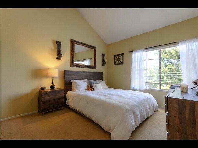 Master bedroom - 755 Schenley Bay