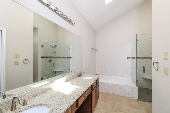 Foto del edificio - 18748 Vista Del Sol