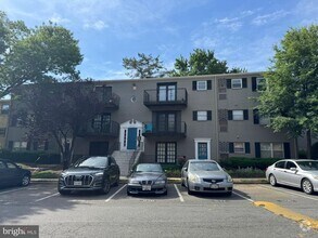 Building Photo - 5911 Quantrell Ave