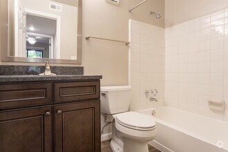 1BR, 1BA - 1040 SF - Calibre Woods