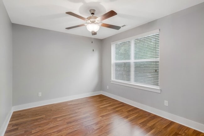 Photo - 5904A Carl Pl House