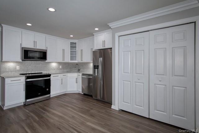 Building Photo - 2 Victorian Ct