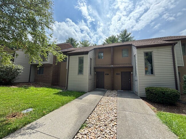 Foto del edificio - 3 Bedroom 2.5 Bath Townhouse