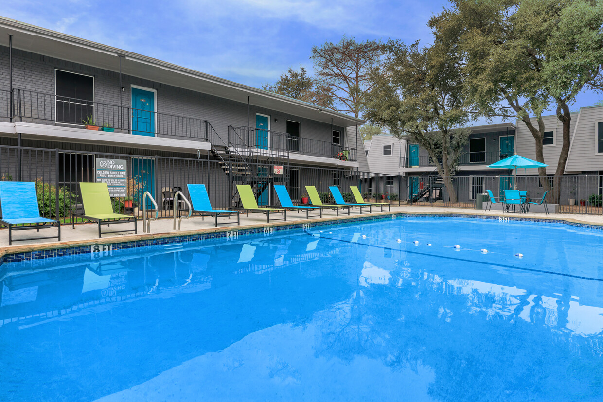 Villa Gardens - Apartments In Farmers Branch, Tx 