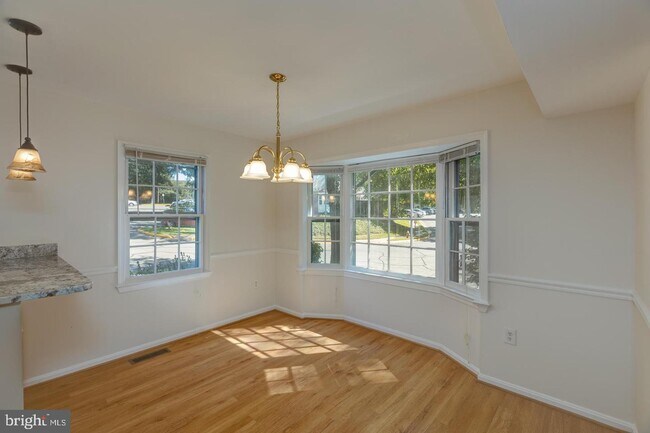 Building Photo - 4946 McFarland Dr