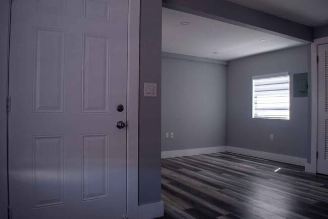 Sala de estar - 1652 NW 1st St