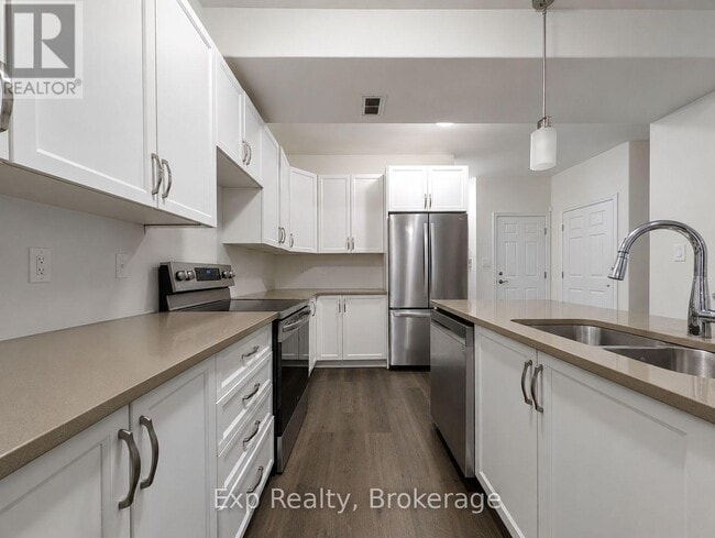 Building Photo - 96 Athabaska Dr