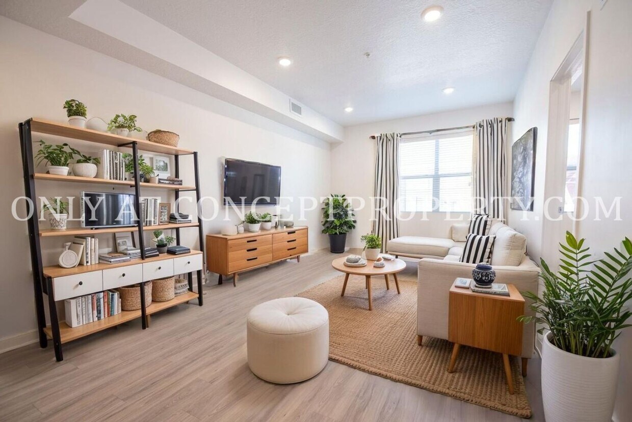 Primary Photo - Luxury Apartment in Newpark Plaza!