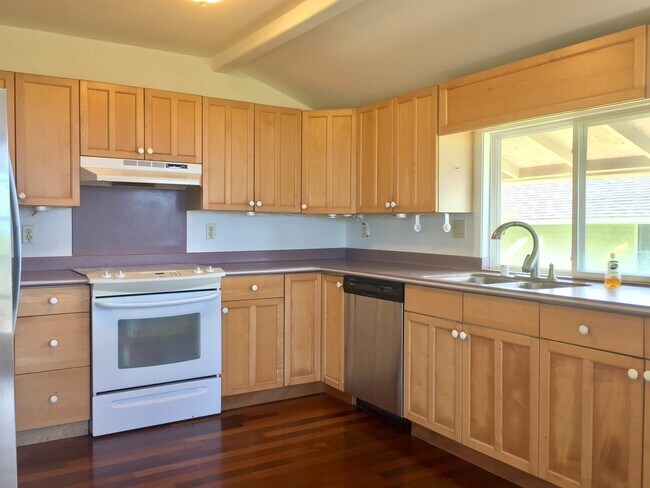 Foto del edificio - Kaneohe: 3 Bed, 1 Bath Duplex