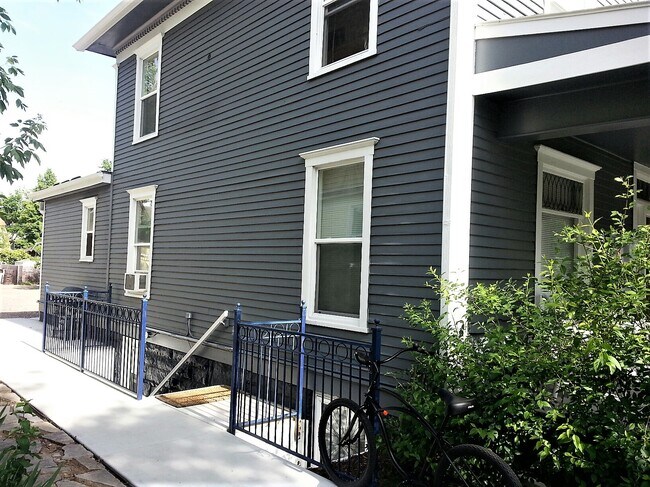 Building Photo - 704 Remington St