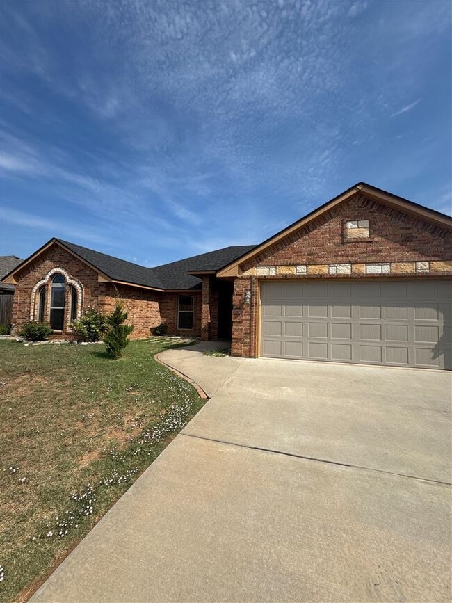 Building Photo - 1512 Scenic Ridge