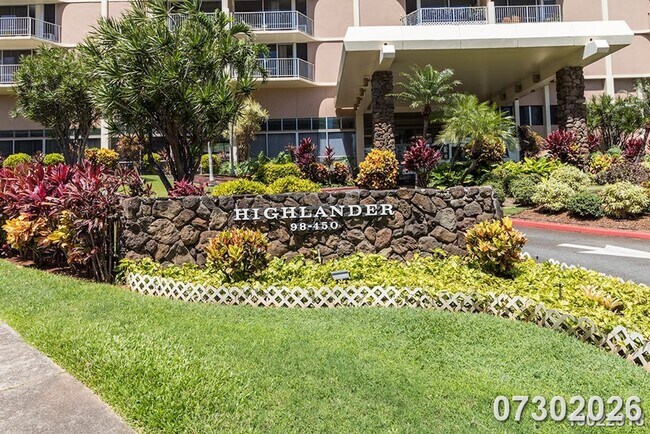 Foto del edificio - Renovated 1-Bedroom at The Highlander — Split AC, In-Unit Laundry, Pool & Gym Access