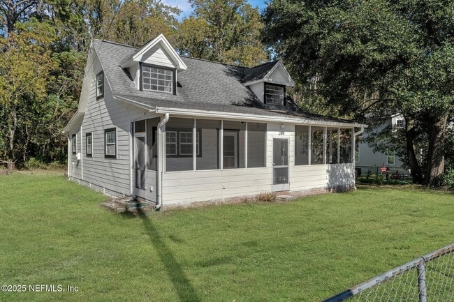 Building Photo - 2811 Myrtis Rd