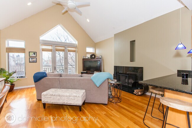 Foto del edificio - 928 N Wood St