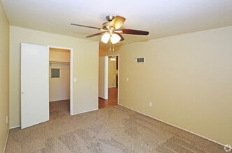 Interior Photo - Hunters Run