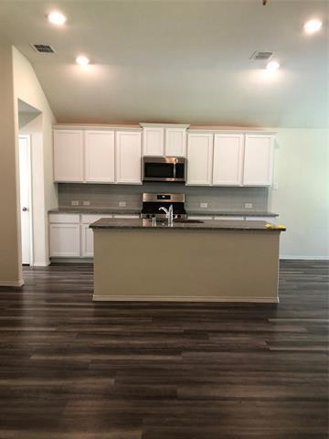 Building Photo - 2170 Alamandine Ave