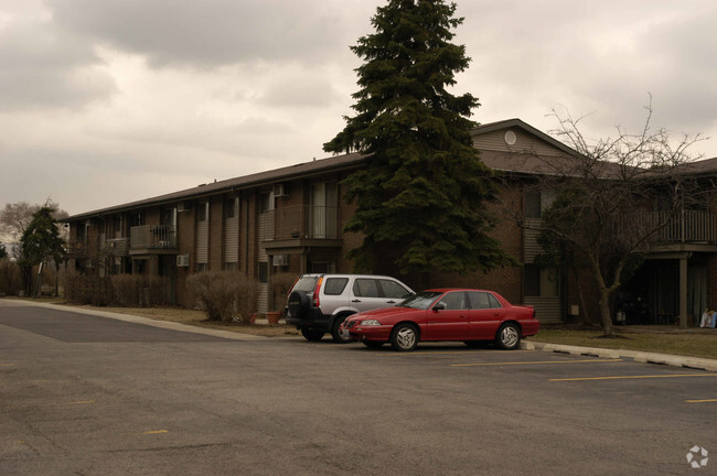 Building Photo - Lisle Place Condominiums