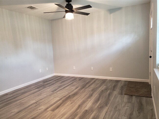 Foto del edificio - 1503 Ryon St