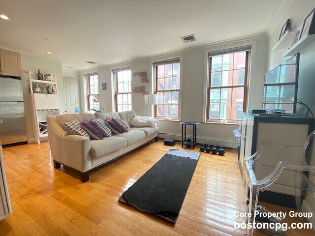 Foto principal - 100 Salem St