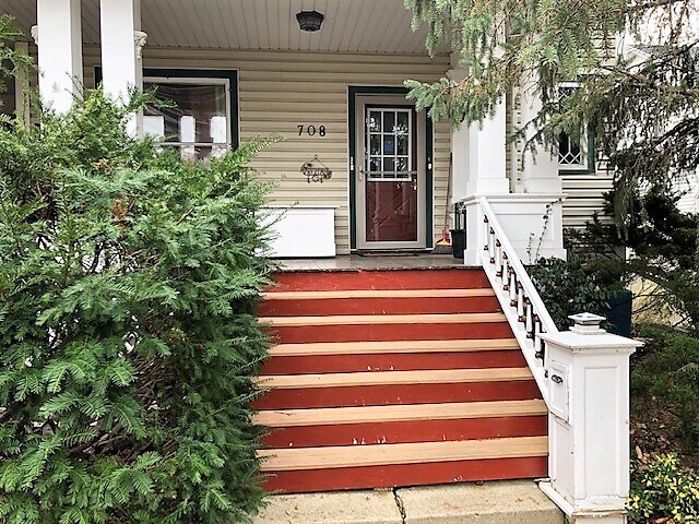 Foto principal - 708 N Sheridan St
