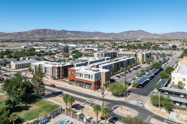 Contexto aéreo - Courson Arts Colony - East