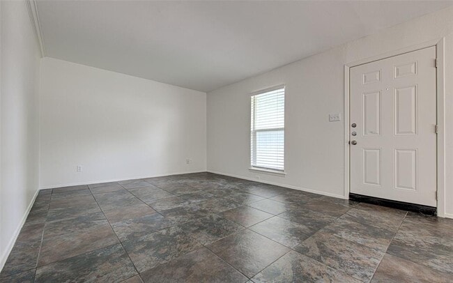 Building Photo - 1403 Click Cove