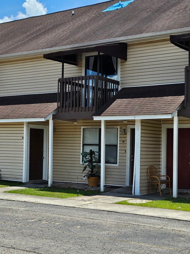 Building Photo - 755 Burcale Rd