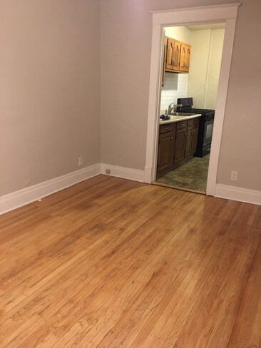 Building Photo - 384 Skillen Street - 05