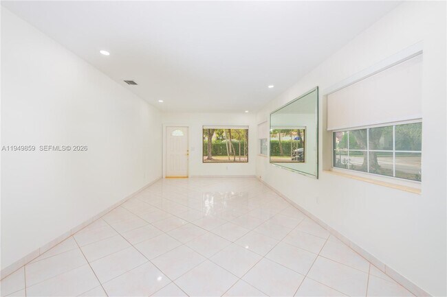 Foto del edificio - 1301 Lisbon St