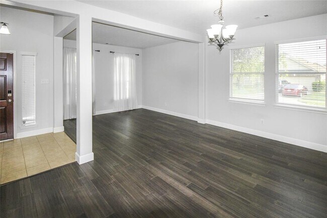Building Photo - 15507 Wedgewood Park