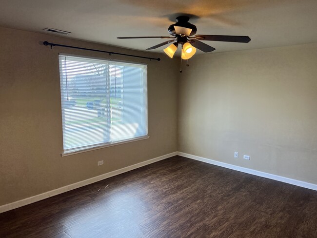 Building Photo - 1090 Pheasant Run Ln