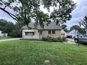 Building Photo - 600 S 48th St