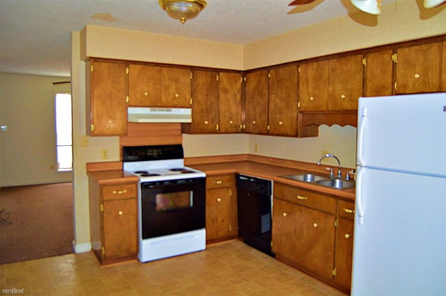 Building Photo - 1032 Brookview Dr