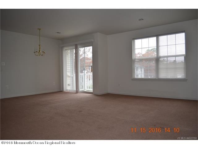 Building Photo - 726 Pine Valley Ct