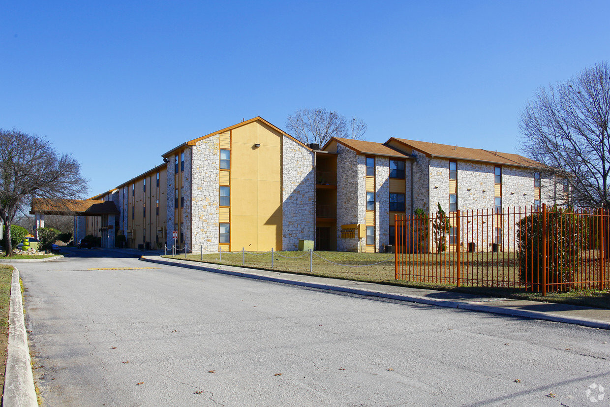 Primary Photo - Villa De Amistad Senior Homes