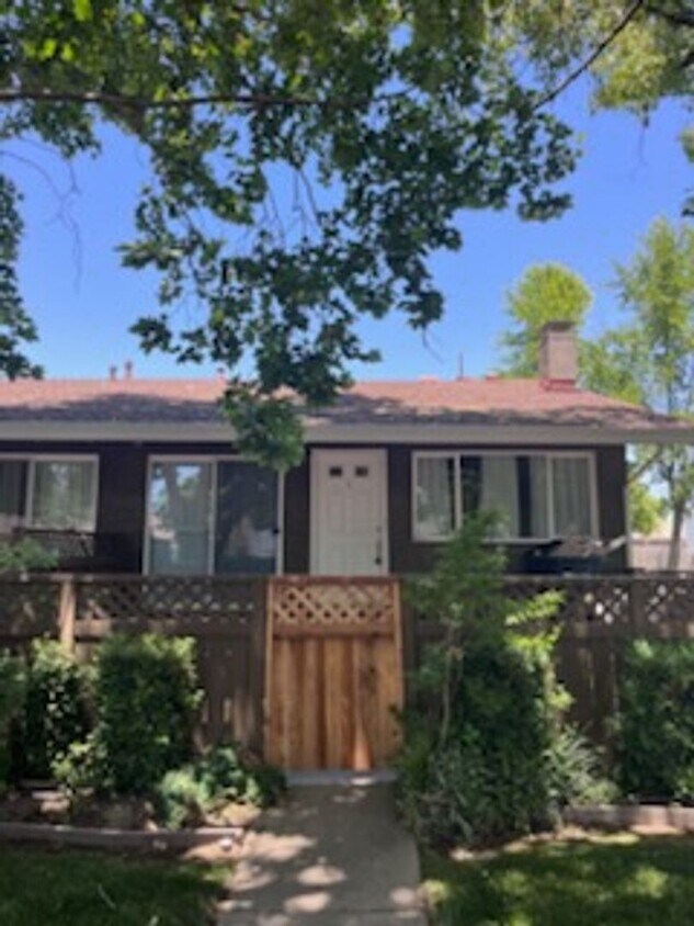 Primary Photo - Spacious 2-Bedroom Apartment in Foothill F...