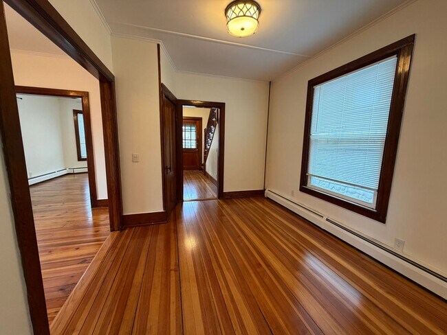 Foto del edificio - NOW AVAILABLE - Single Family Home in North Adams